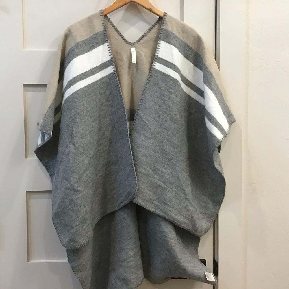 Francesca’s Striped Open-Front Poncho Sweater – Tan, Gray & White